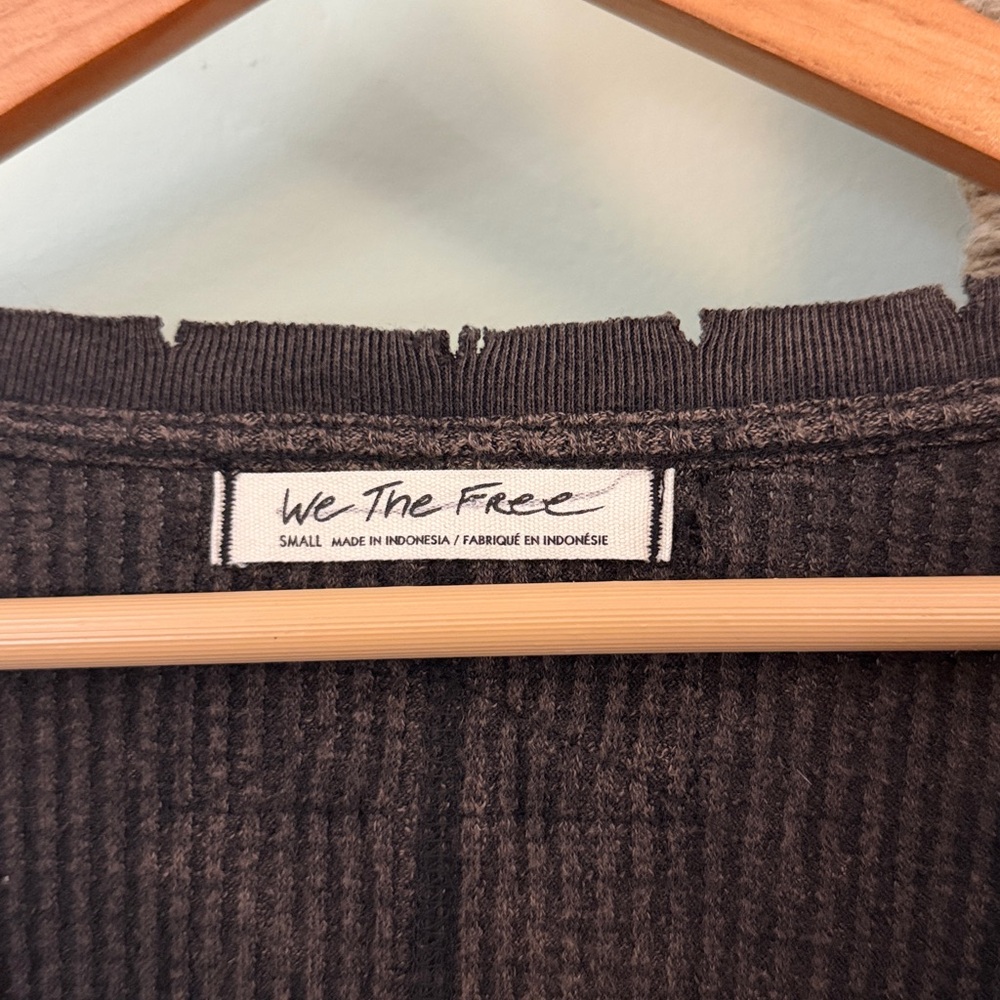 We The Free Washed Charcoal Waffle V-Neck Pullover - Picture 2 of 4